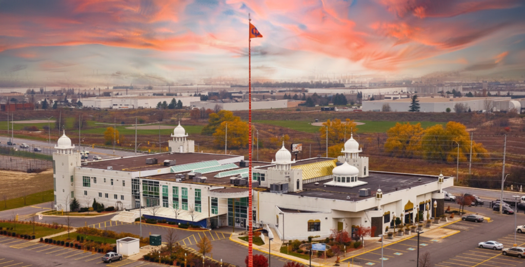 Large Sikh wedding ceremony at Ontario Khalsa Darbar (Dixie Gurdwara) in Mississauga, photography by Cinematic RGB.