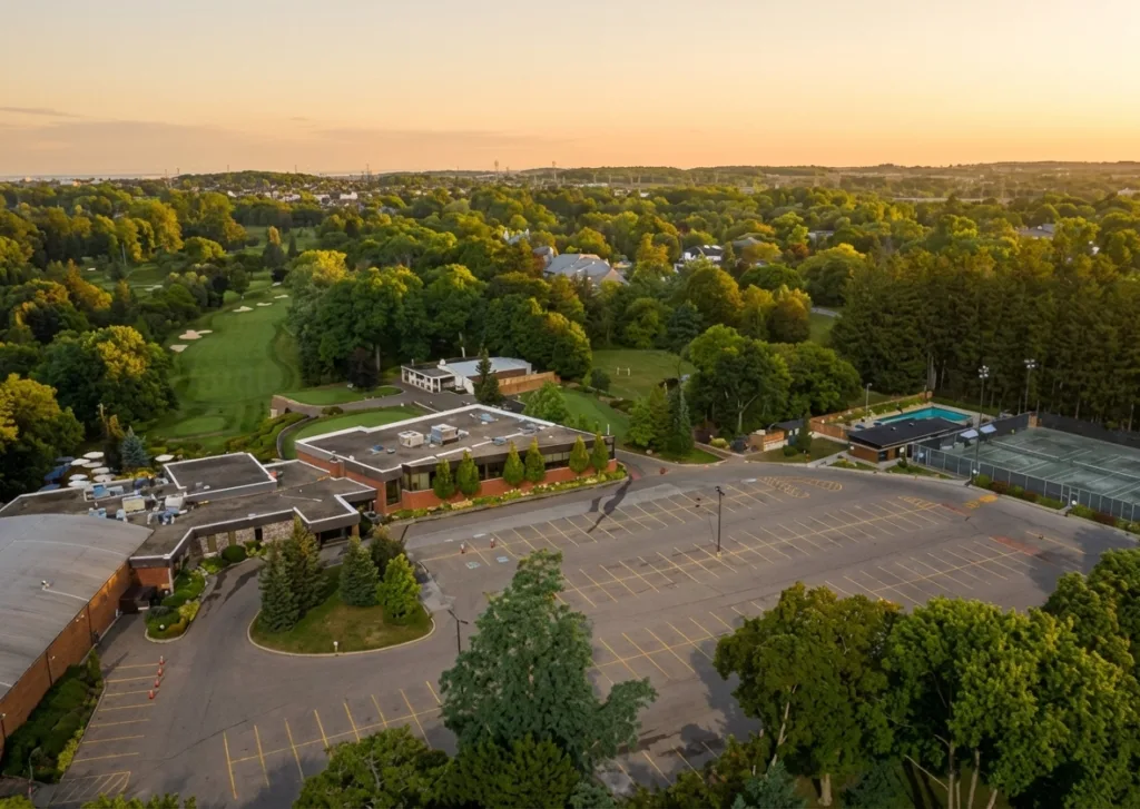 Historic clubhouse and manicured greens at Thornhill Golf & Country Club wedding venue.